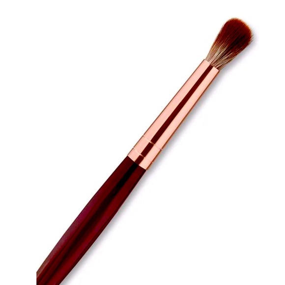 CHARLOTTE TILBURY
Eye Blender Brush v 2 - Picture 1 of 5
